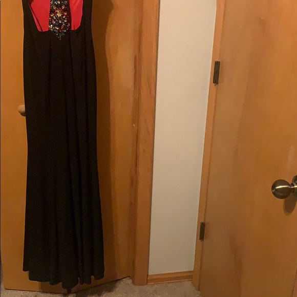 Prom dress - Picture 4 of 8